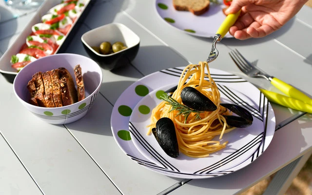 Berger Dots Melamin Geschirr-Set 16-tlg. Blau 4 Berger Dots Melamin Geschirr-Set 16-tlg. Blau – Bild 2